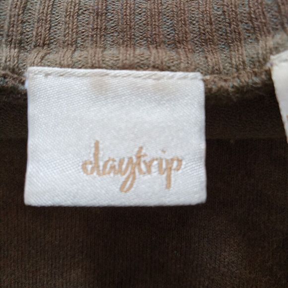 Daytrip Top women's Size Small Brown  V-Neck Long Sleeve * - Picture 8 of 12